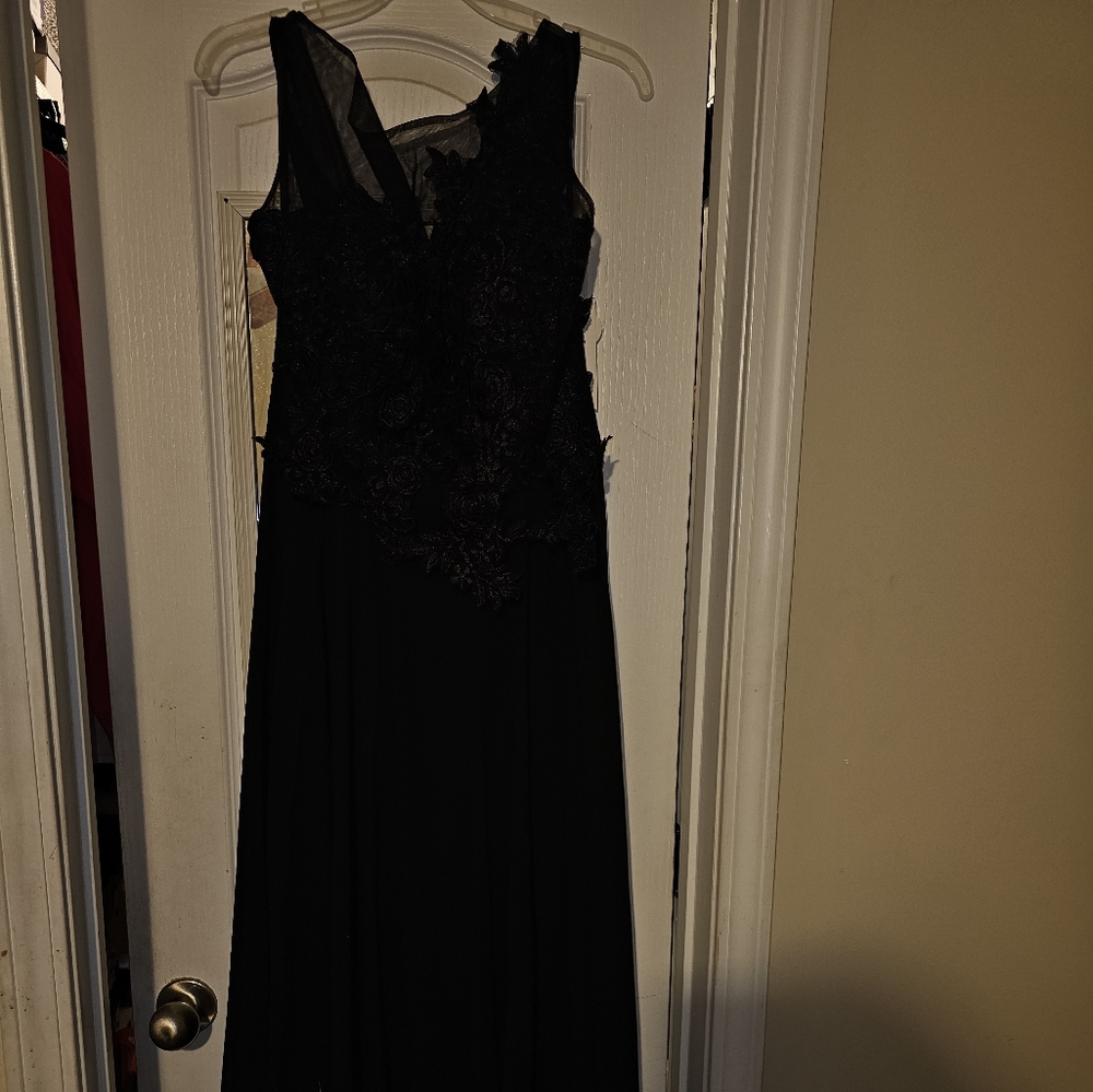 Black formal dress. Size 14 (XL)